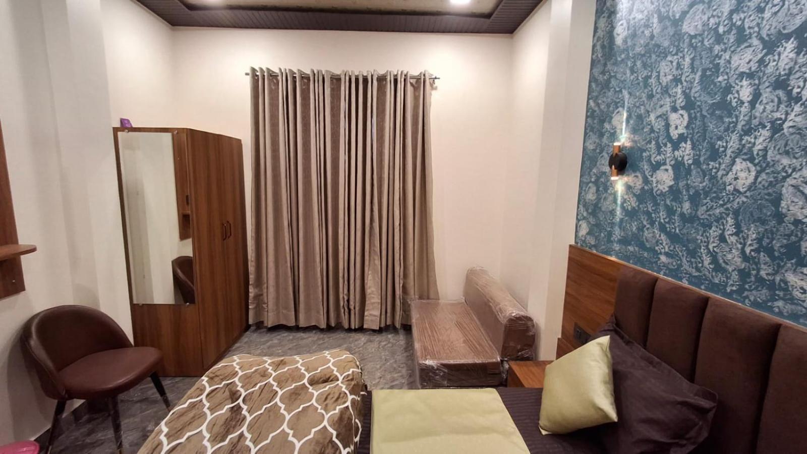 Shri Harihar Dham Hotel Mathura Bagian luar foto