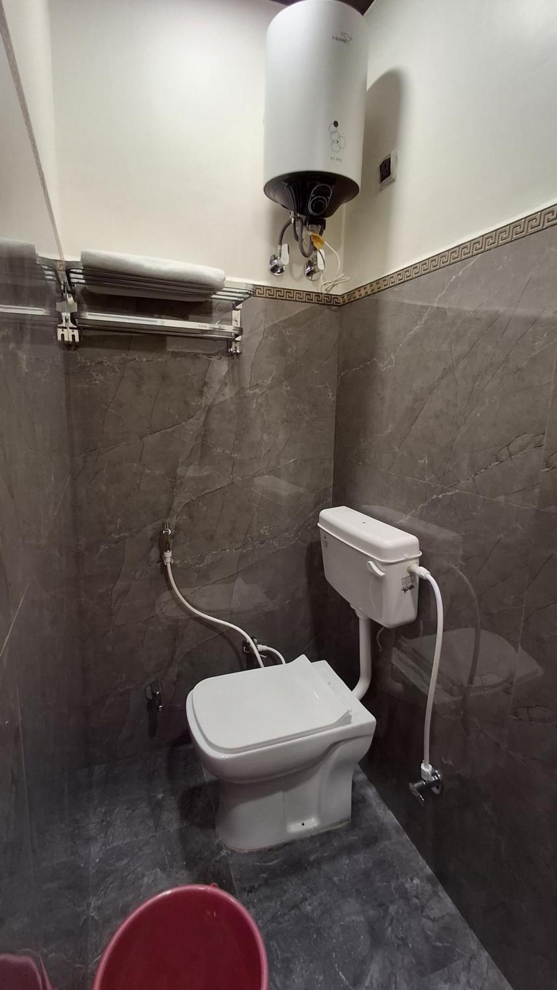 Shri Harihar Dham Hotel Mathura Bagian luar foto